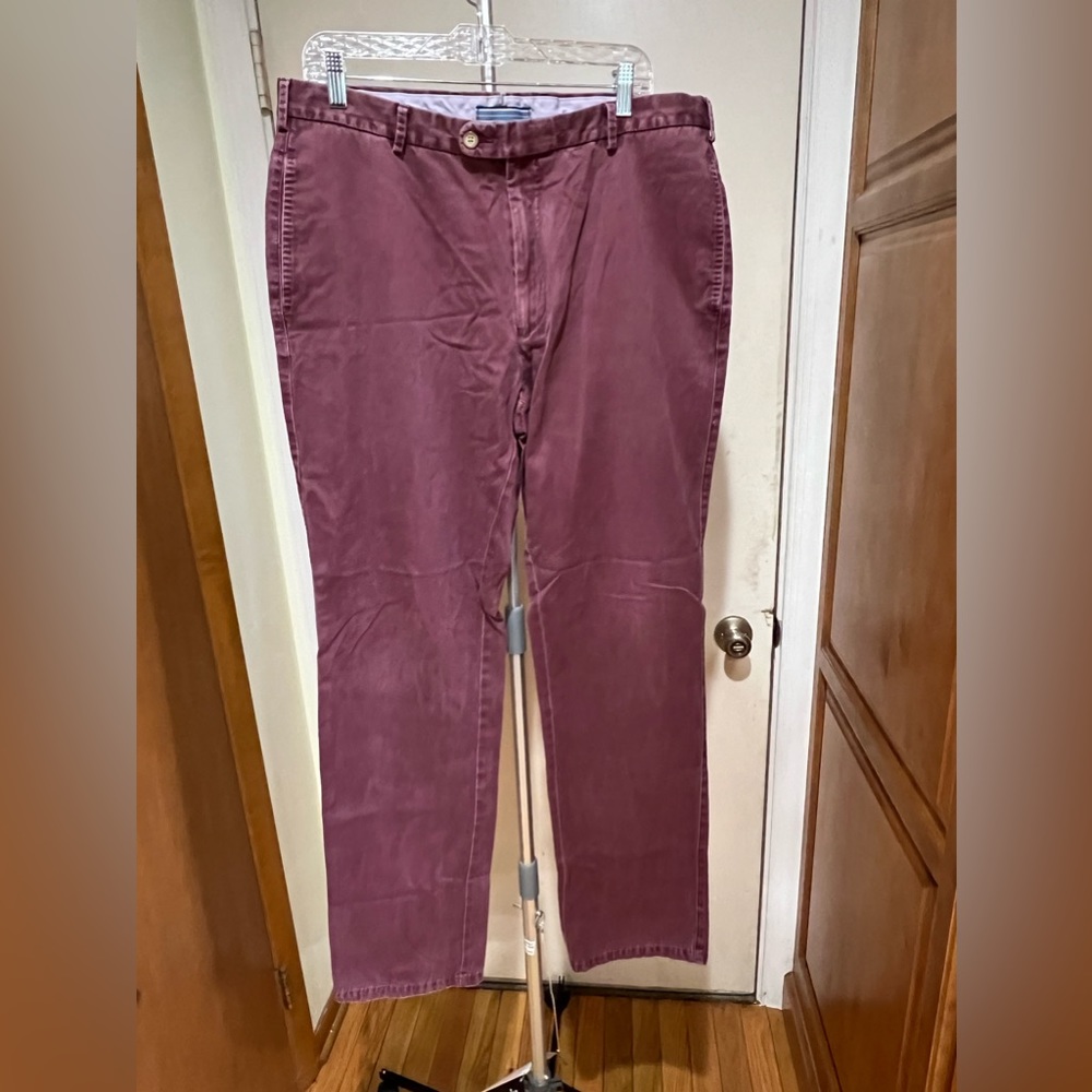 Peter Millar khaki Pants. EUC!  Men’s size 36.  Light burgundy in color.